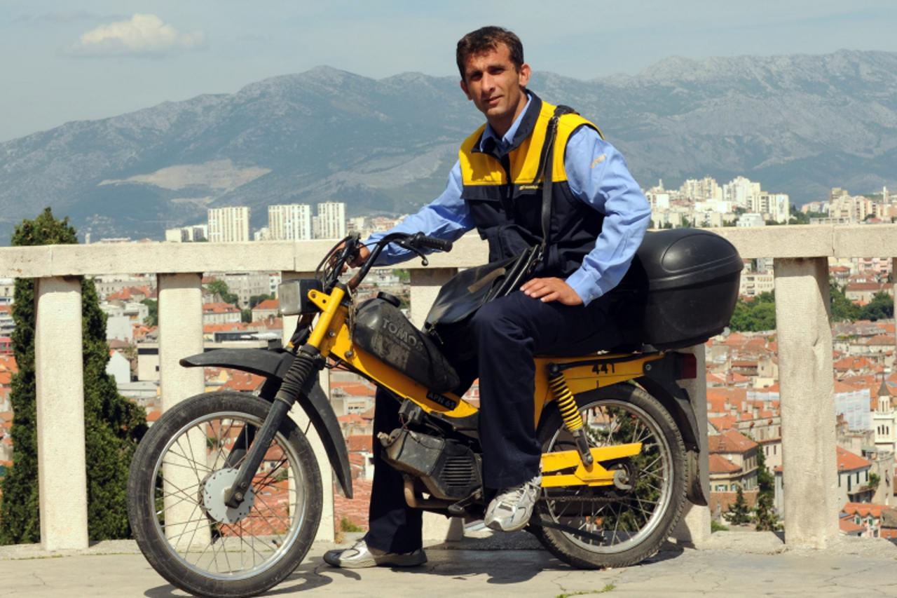 '26.05.2010.,Split  - Prva vidilica, Tonci Katavic zvani Ciro koji je u  posti opljackao sto tisuca kuna te je po njemu snimljen film Postar s naslovnice  koji je na danima Hrvatskog filma osvojio 2. 