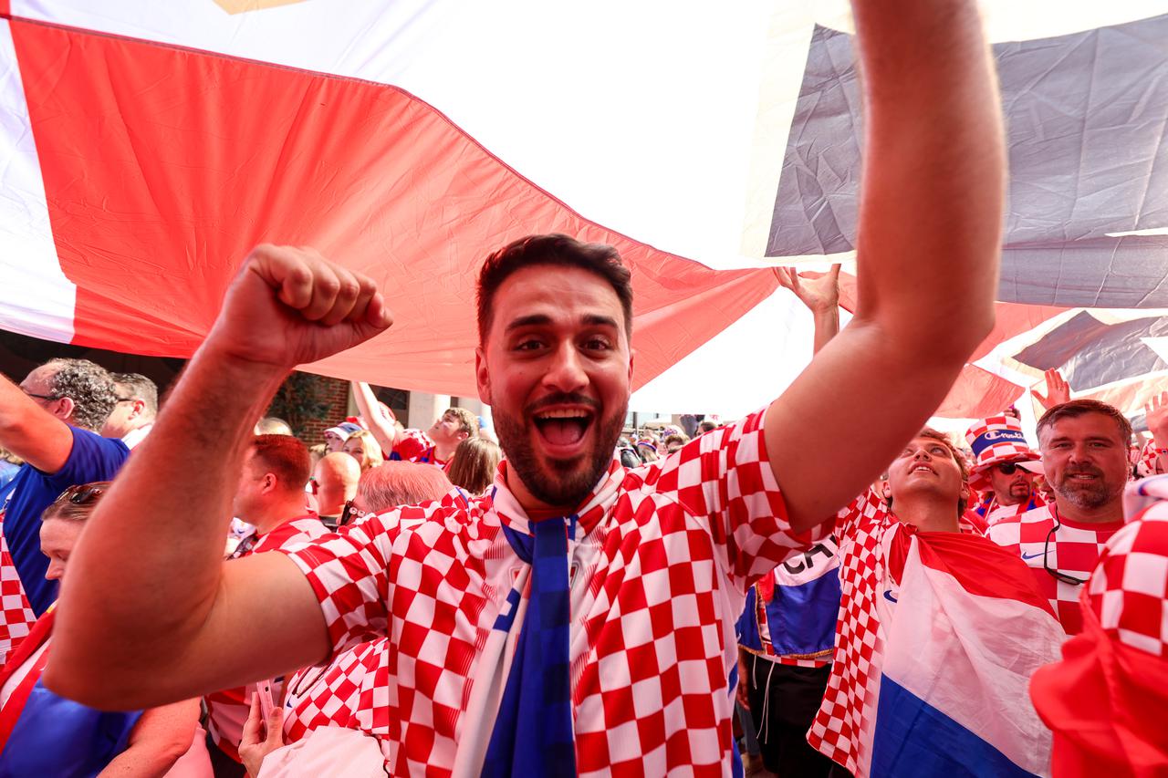 SP 2026 Toronto: Veliki hrvatski korteo prema Toronto stadionu sa 100-metarskom zastavom