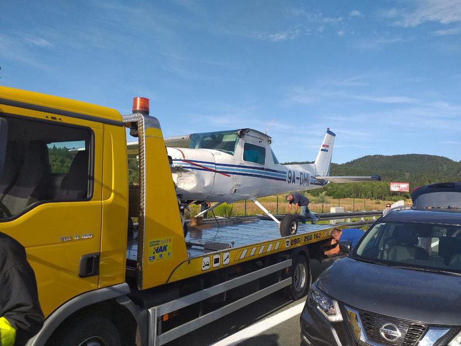 Uklanjanje zrakoplova s A6