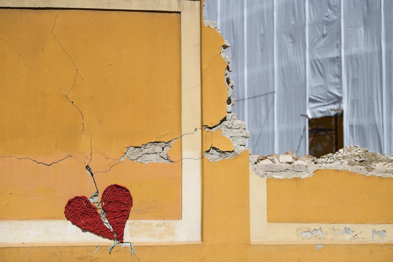 Zagreb: Radovi na obnovi Gimnazije Tituša Brezovačkog nakon potresa