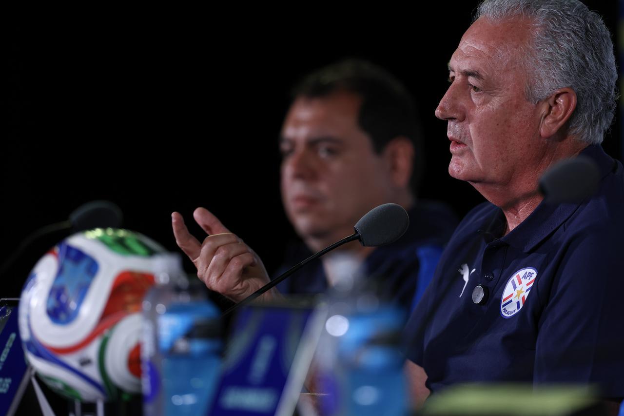 (SP)U.S.-LOS ANGELES-FOOTBALL-FIFA WORLD CUP-PRESS CONFERENCE-USA VS PRY