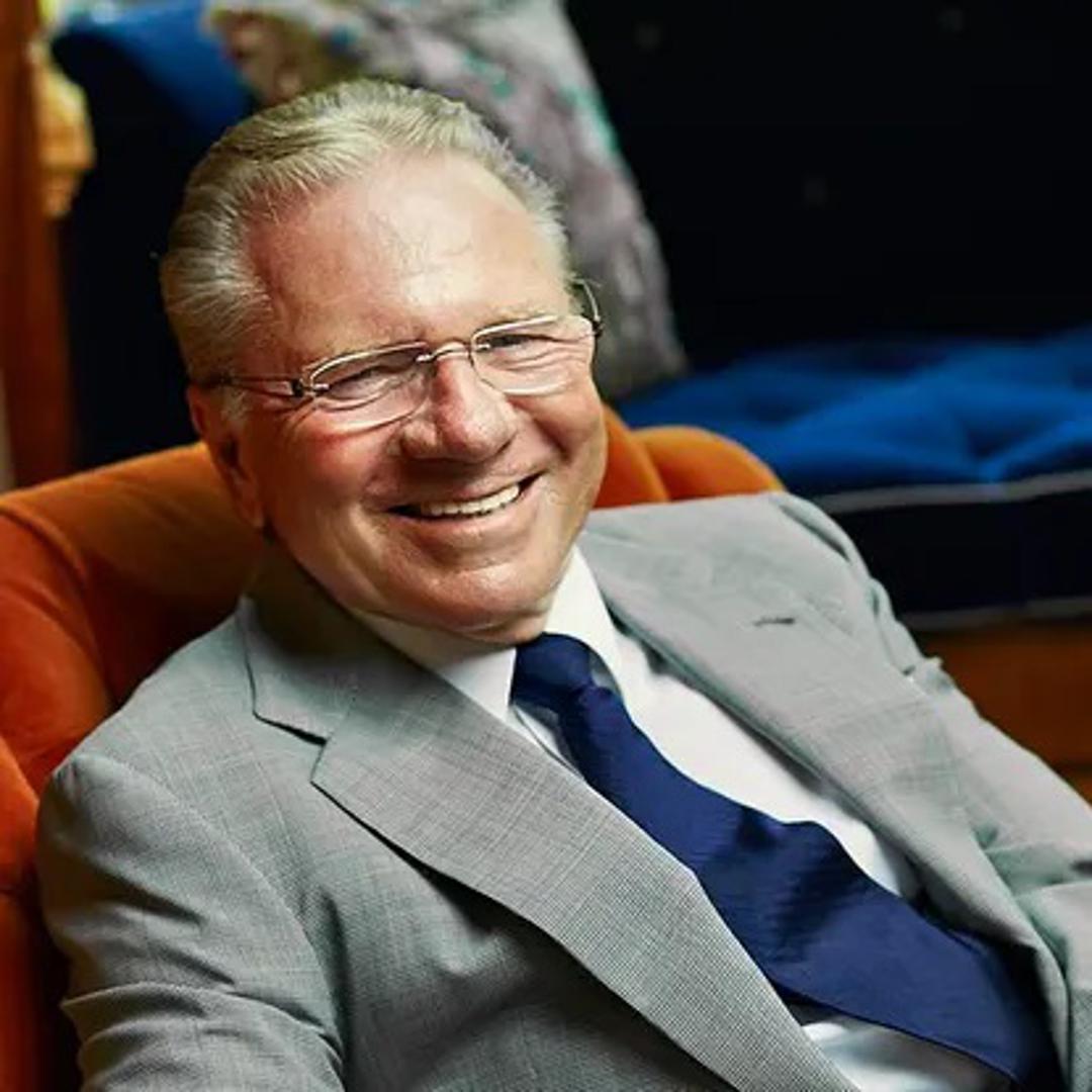 Thomas Peterffy, američki poduzetnik mađarskog podrijetla, najpoznatiji kao osnivač i predsjednik Interactive Brokersa, jedne od najvećih svjetskih online brokerskih tvrtki na gubitku je od 4,1 milijarde eura. 