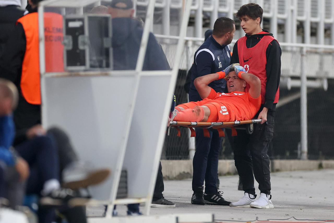 Zagreb: Ozlijedio se Lovre Kalinić, u noslima iznesen s travnjaka 