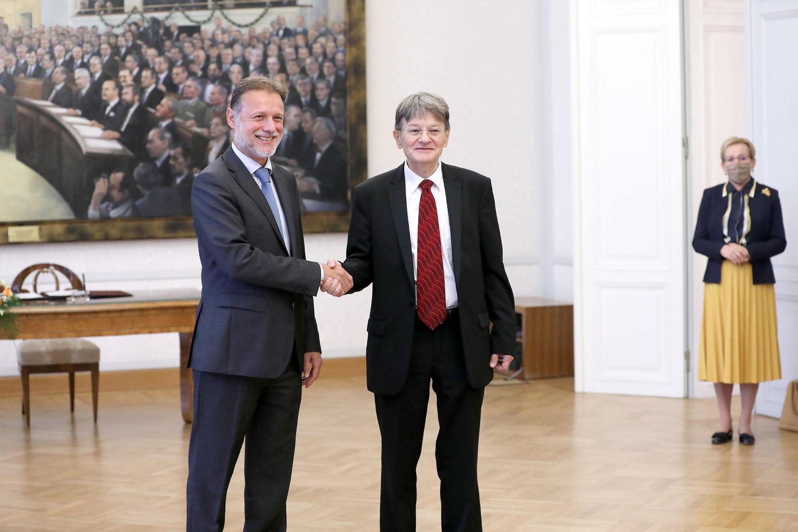 18.10.2021., Zagreb -Izabrani predsjednik Vrhovnog suda Republike Hrvatske i predsjednik Drzavnog izbornog povjerenstva Radovan Dobronic prisegnuo je danas pred predsjednikom Hrvatskoga sabora Gordanom Jandrokovicem. Photo: Patrik Macek/PIXSELL