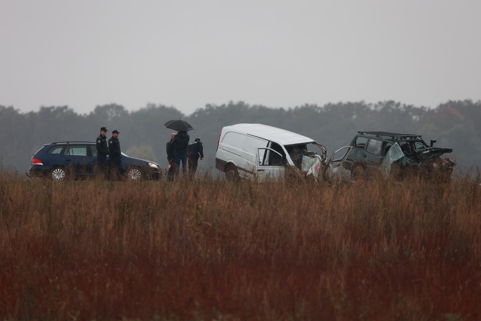 11.11.2023., Osijek - Ministar obrane Mario Banozic sudjelovao je jutros u prometnoj nesreci u kojoj je poginula jedna osoba. Ministar je upravljao osobnim vozilom koje se sudarilo s kombijem. Vucna sluzba uklanja vozila s ceste Photo: Davor Javorovic/PIXSELL