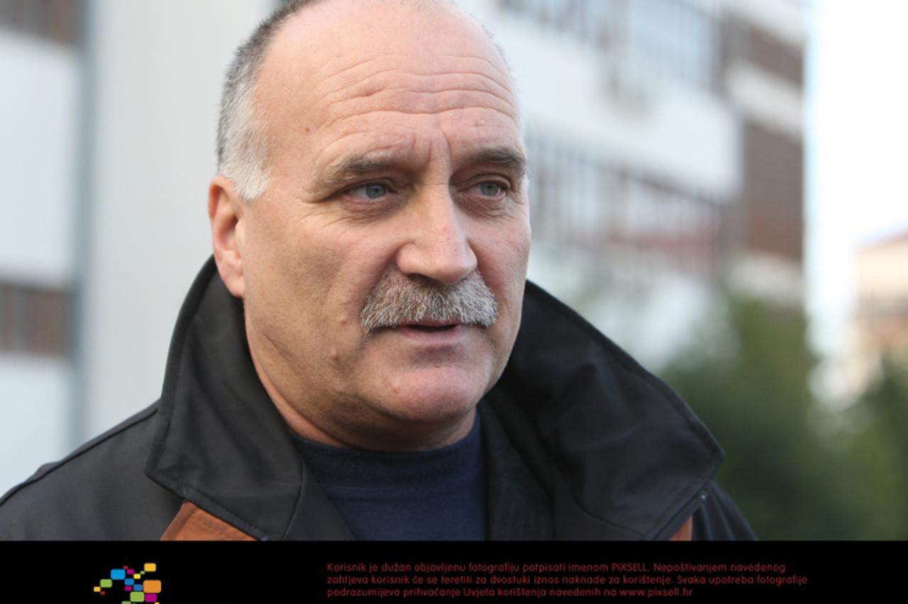 \'26.11.2009., Split - Ozren Matijasevic presjednik HUS-a po dolasku u splitski opcinski sud zbog tuzbe koju je protiv njega zbog klevete podnio bjegunac hrvatskog pravosudja, direktor Salonita Jozo C