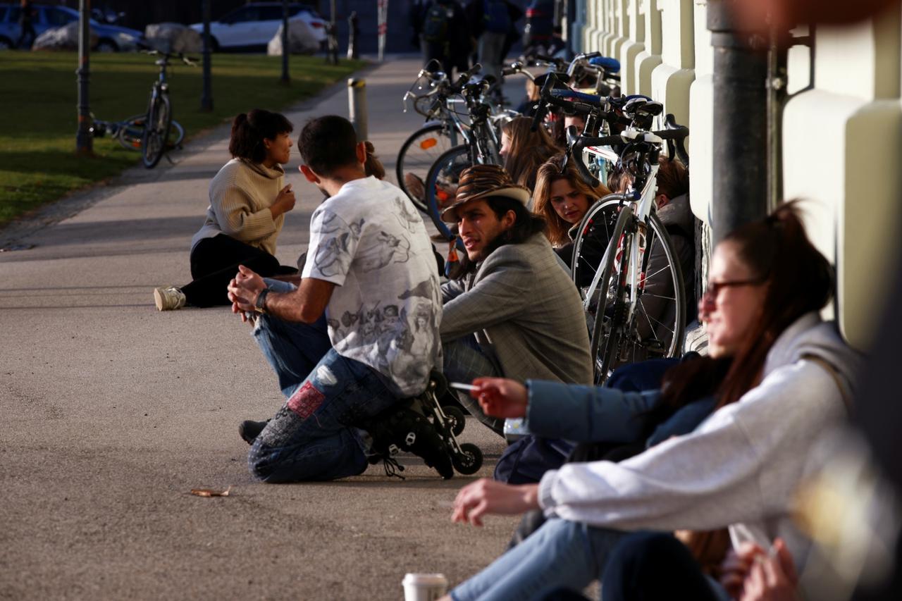 Outbreak of the coronavirus disease (COVID-19) in Vienna