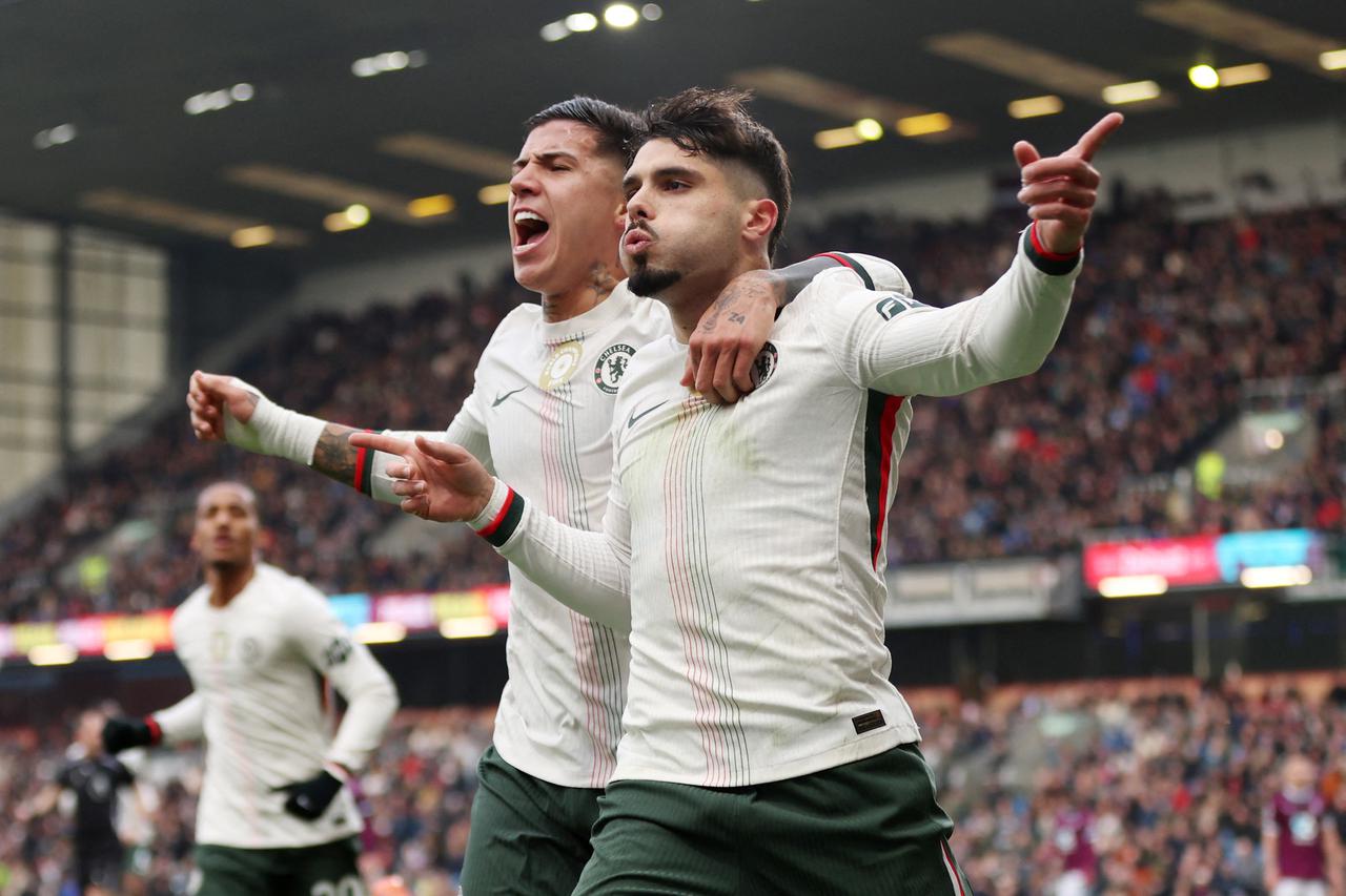 Premier League - Burnley v Chelsea