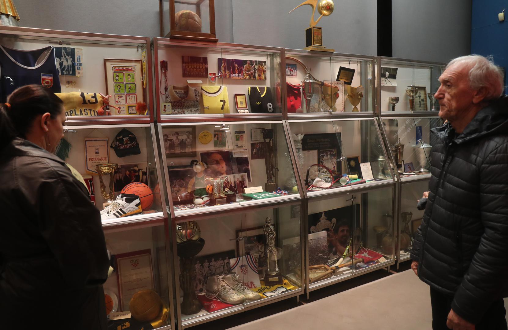 Najveće gužve očekuju se kod novootvorenog Hrvatskog prirodoslovnog muzeja, pa je ulaz ograničen na 200 osoba po satu, uz zadnji ulazak u 22 sata. 