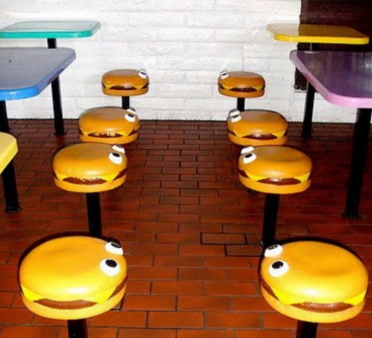 Simpatične visoke stolice s likom burgera uvijek su zabavljale goste. 