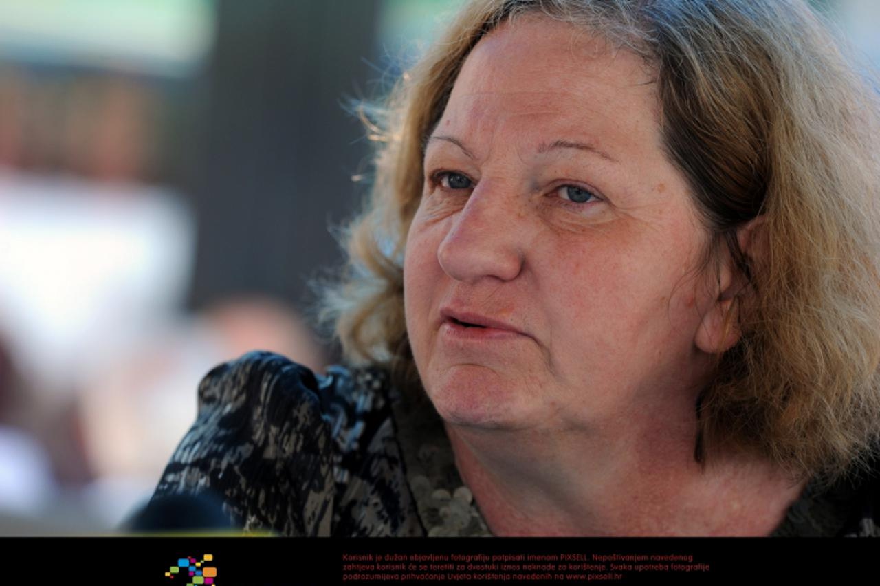 '24.06.2012., Sibenik - Ministrica Kulture Andrea Zlatar Violic u drustvu stranackih kolega Petra Baranovica i Draska Lambase odrzala konferenciju za medije oko predaje tvrdjave sv. Nikole na koristen