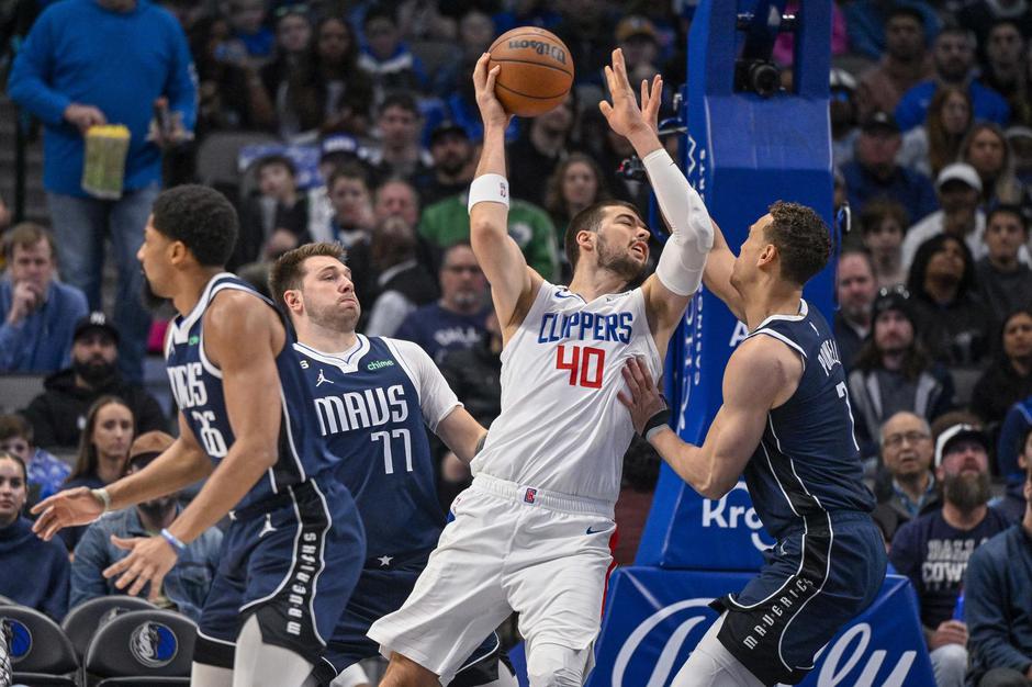 NBA: Los Angeles Clippers at Dallas Mavericks