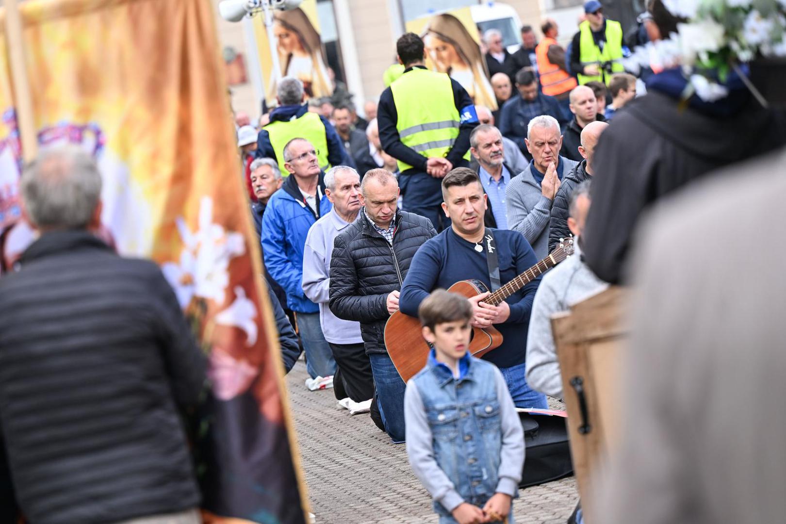 04.05.2024., Zagreb - Muska molitva krunice koja se odrzava svake prve subote u mjesecu na glavnom zagrebackom trgu. Photo: Neva Zganec/PIXSELL