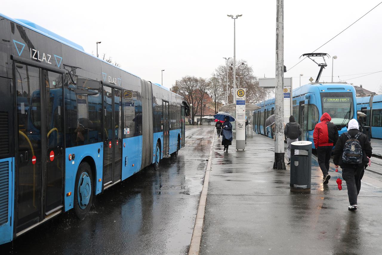 Zagreb: Tramvaji i autobusi na ZET-a