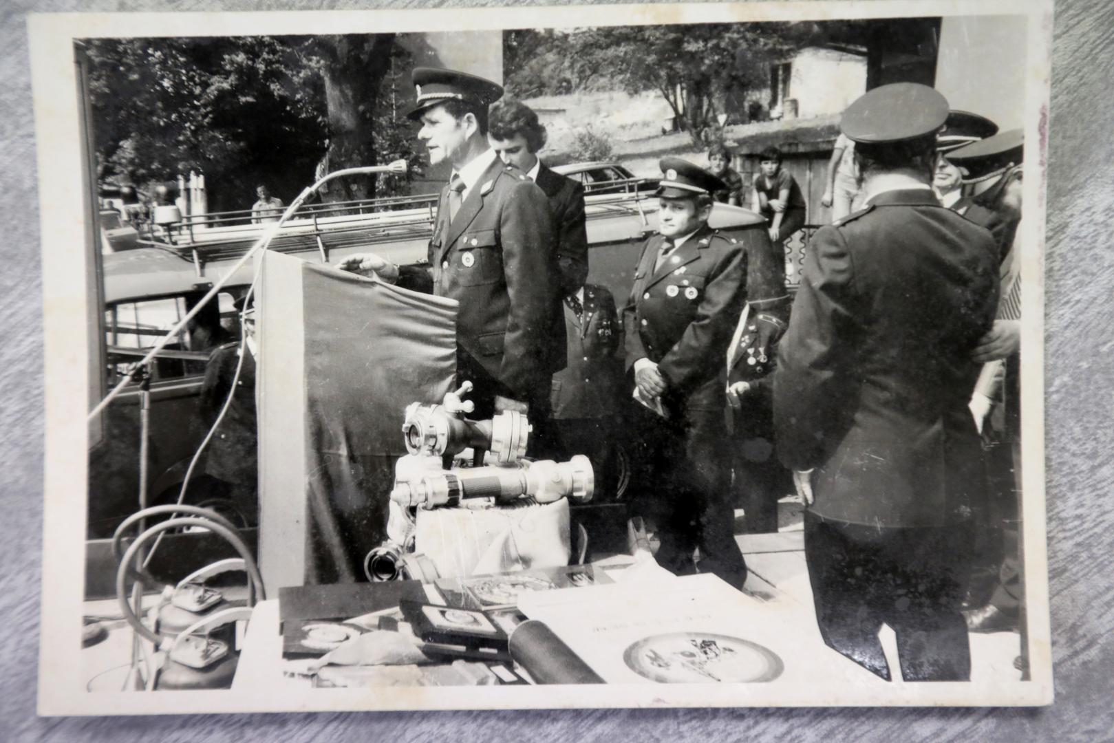 Izgradnju vatrogasnog doma i spremišta započeli su sami članovi DVD-a krajem 60-ih godina.