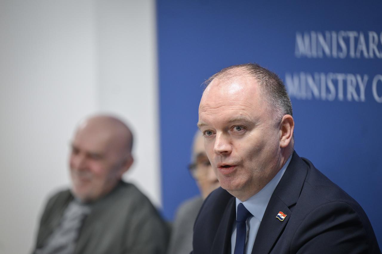 Zagreb: Održano je predstavljanje  knjige "Suvremene migracije i opstanak nacije"