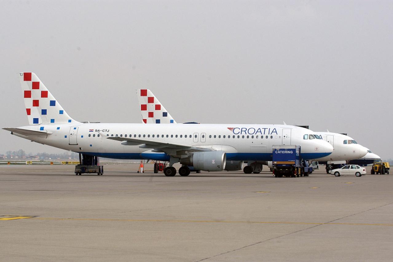 'unutrasnja...zagreb...30.03.2005. aerodrom pleso, croatia airlines foto: goran stanzl'