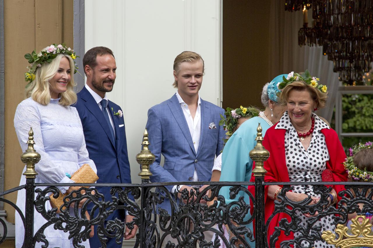 La famille royale de Norvège lors de la garden party du jubilé des 25 ans de règne du roi Harald de Norvège à Trondheim