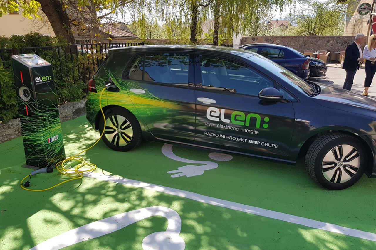U trajni rad puštena prva ELEN punionica za električna vozila u Gospiću