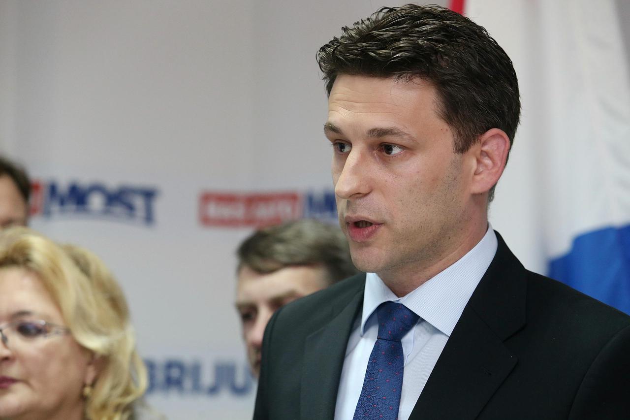 Božo Petrov Most