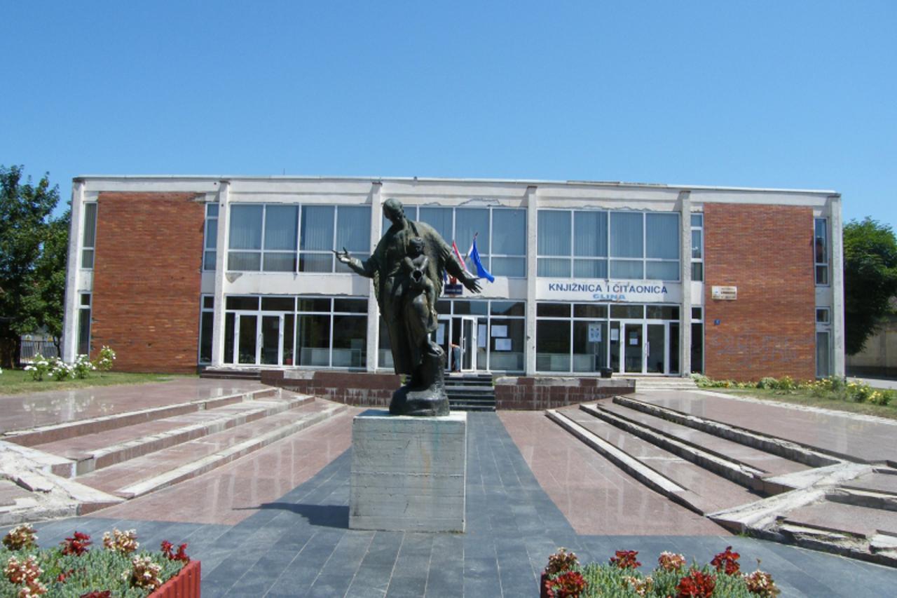 'sis...110711...glina...hrvatski dom...'