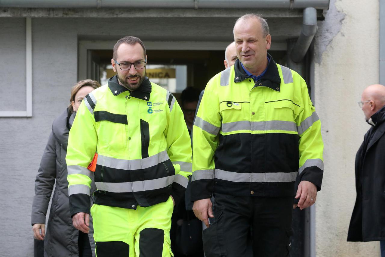Prekinut štrajk, gradonačelnik Tomašević krenuo skupljati otpad s radnicima Čistoće