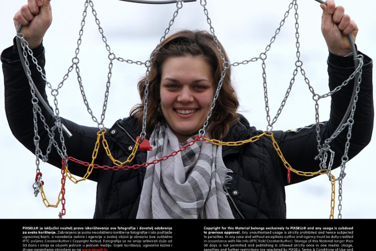 'SPECIJAL VOZIONA 15.02.2013., Zagreb - Bacacica diska Sandra Perkovic na poligonu ORYX autoskole.  Photo: Anto Magzan/PIXSELL'