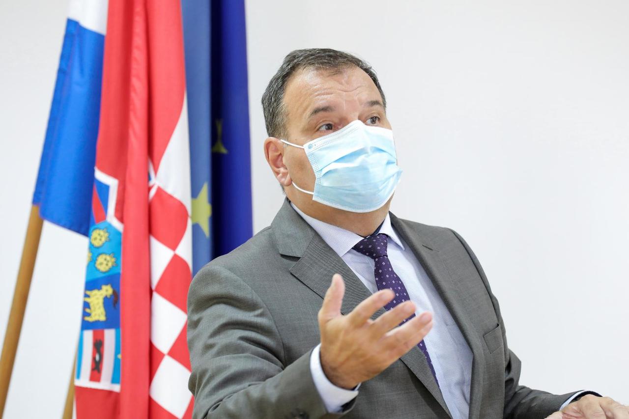 Zagreb: Vili Beroš i Krunoslav Capak obratili se medijima nakon sastanka s ravnateljima bolnica