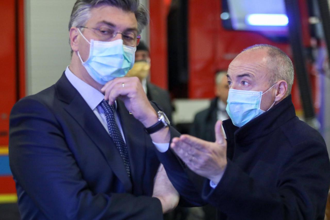 Zagreb: Premijer Plenković posjetio Javnu vatrogaasnu postrojbu