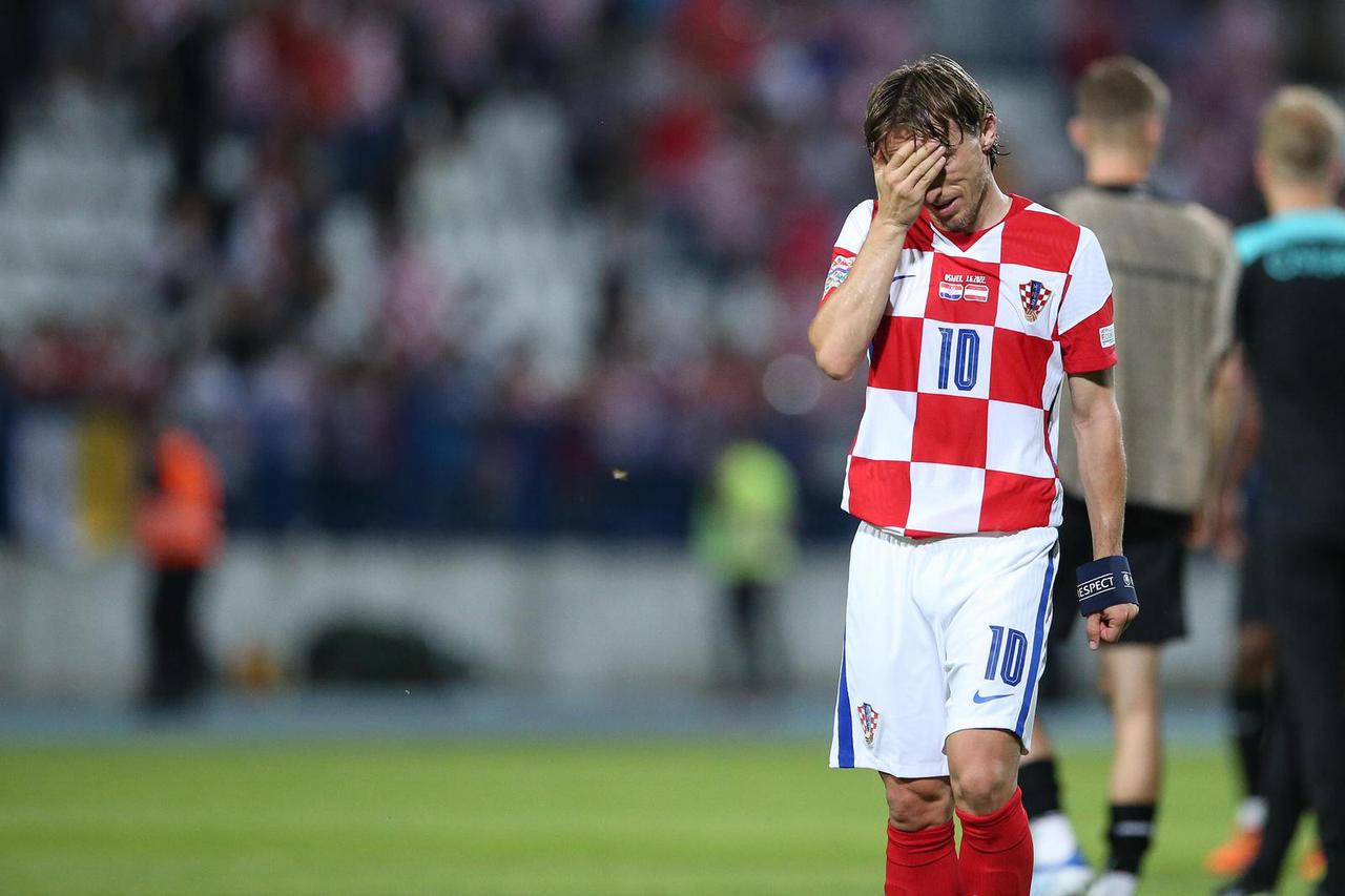 Osijek: Razočarani reprezentativci nakon izgubljene utakmice protiv Austrije rezultatom 3:0