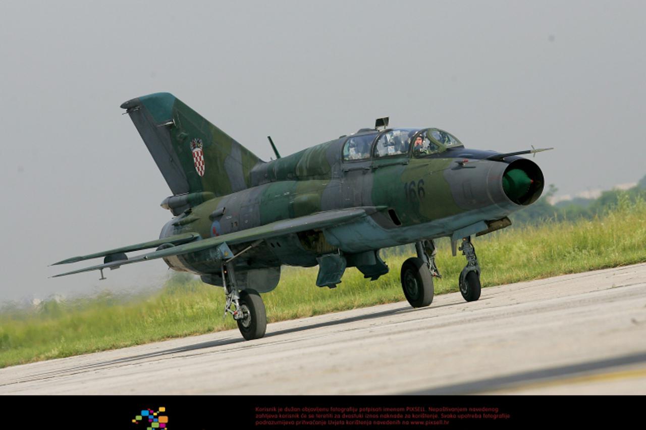 \'25.5.2009., Zagreb - Dolazak aviona Eurofighter njemackog ratnog zrakoplovstva u Zracnu bazu Zagreb u sklopu bilateralne suradnje Hrvatske i Njemacke. Eurofightera je u zraku presreo MiG-21 Hrvatsko