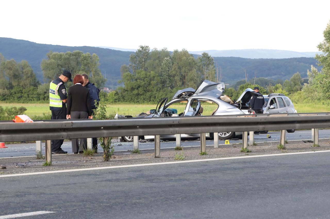 Dvije osobe smrtno stradale u prometnoj nesreći na autocesi A3 između čvora Okućani i Novska