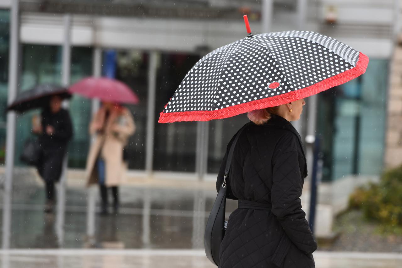 Šibenik: Promjenjivo vrijeme pra?eno kišom na šibenskom podru?ju
