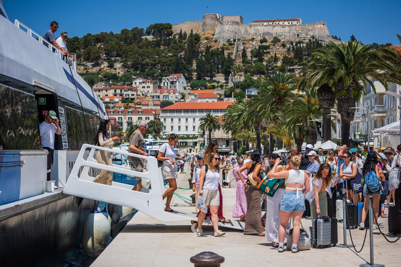 Hvar: Subotnje jutro u gradu Hvaru