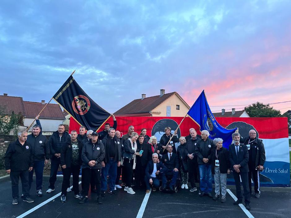 Mural vukovarskim herojima Šoljiću i Đereku na Mitnici