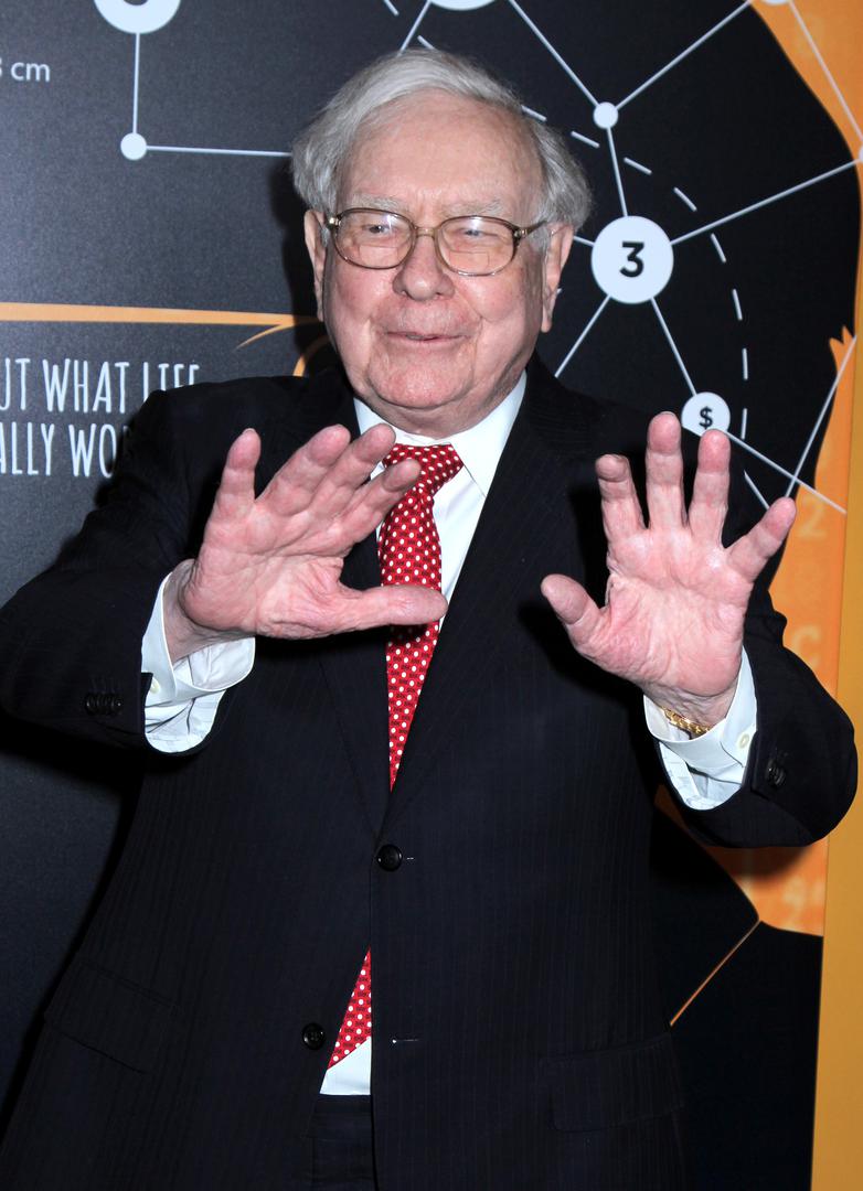 Moody’sova izvješća
Dok su vršnjaci kupovali Playboy, on je nabavljao izvješća agencije Moody’s. Diplomirao je s 20 godina i počeo prodavati dionice