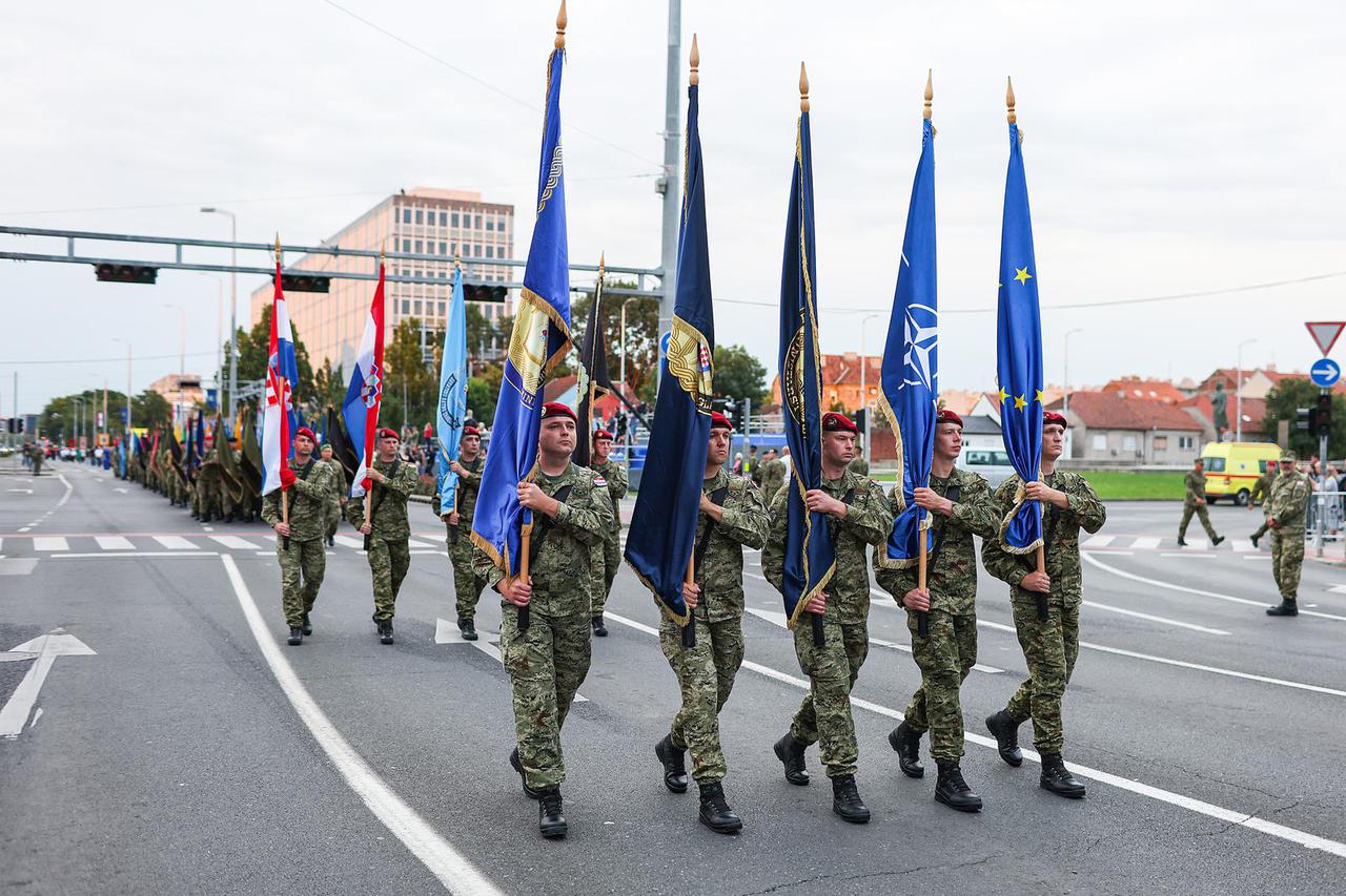 Zagreb: Generalna proba svečanog vojnog mimohoda