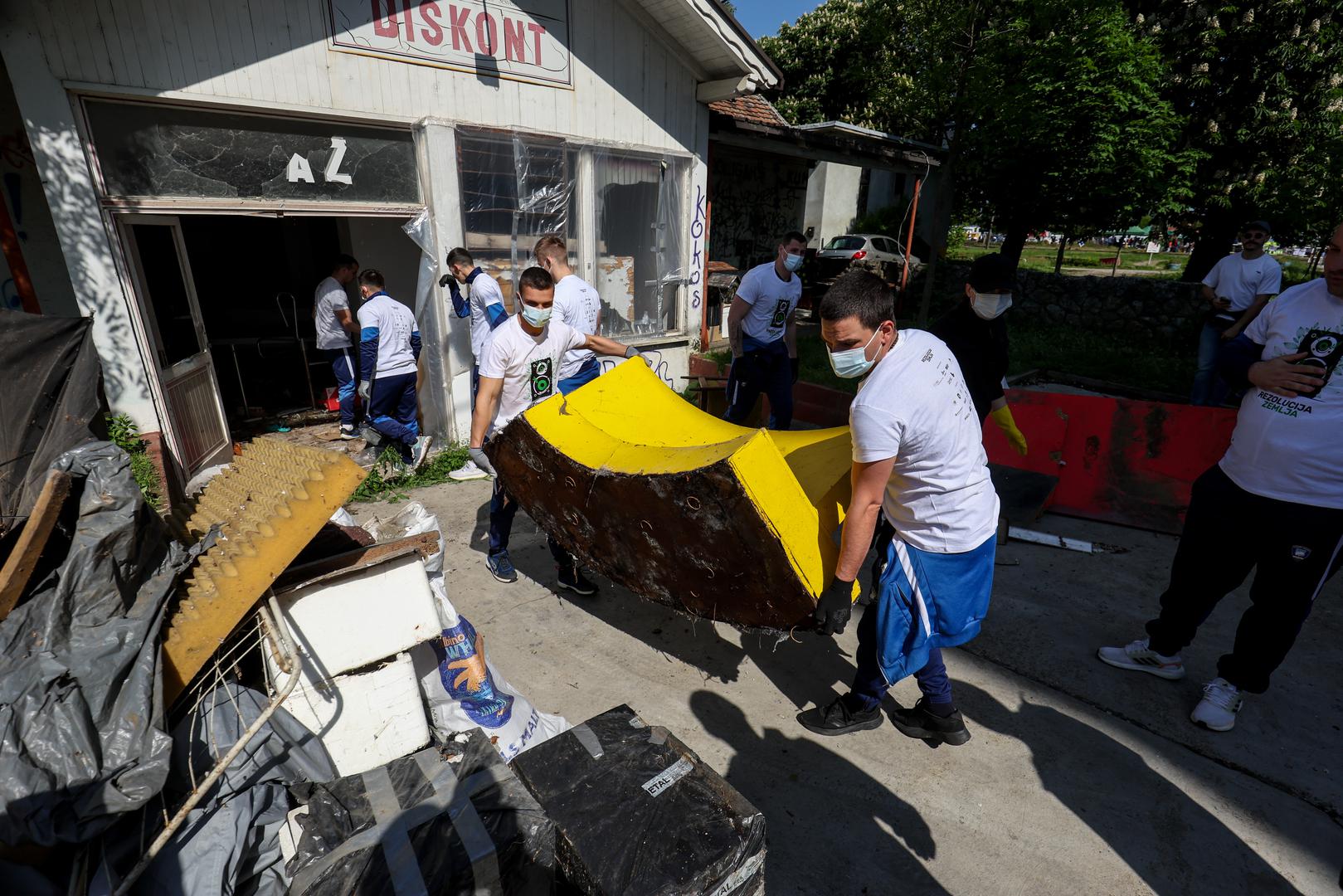 27.04.2025., Sesvete - Udruga Zelene i plave Sesvete i Cisteci medvjedici u akciji ciscenja smeca u sklopu projekta Rezolucija Zemlja 2025. Akciji ciscenja se prikljucio i gradolnacelnik Tomislav Tomasevic. Photo: Igor Kralj/PIXSELL