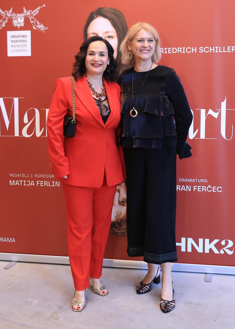 Jučerašnjoj premijeri prisustvovala su brojna poznata lica. Intendantica HNK Zagreb Iva Hraste Sočo i Ksenija Balog