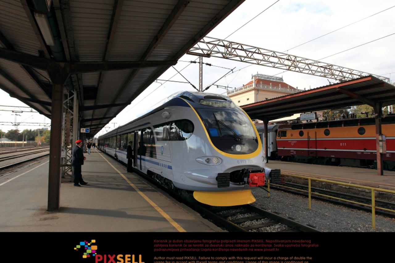 '19.10.2011., Zagreb - Novi medjugradski vlak na Glavnom kolodvoru. Photo: Antonio Bronic/PIXSELL'