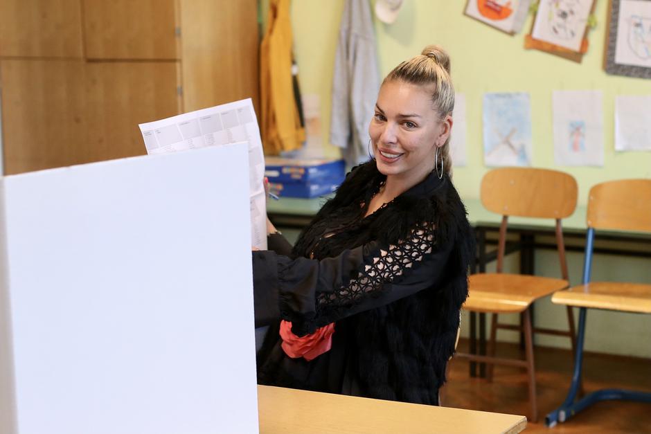Split: Ava Karabatić glasovala na parlamentarnim izborima