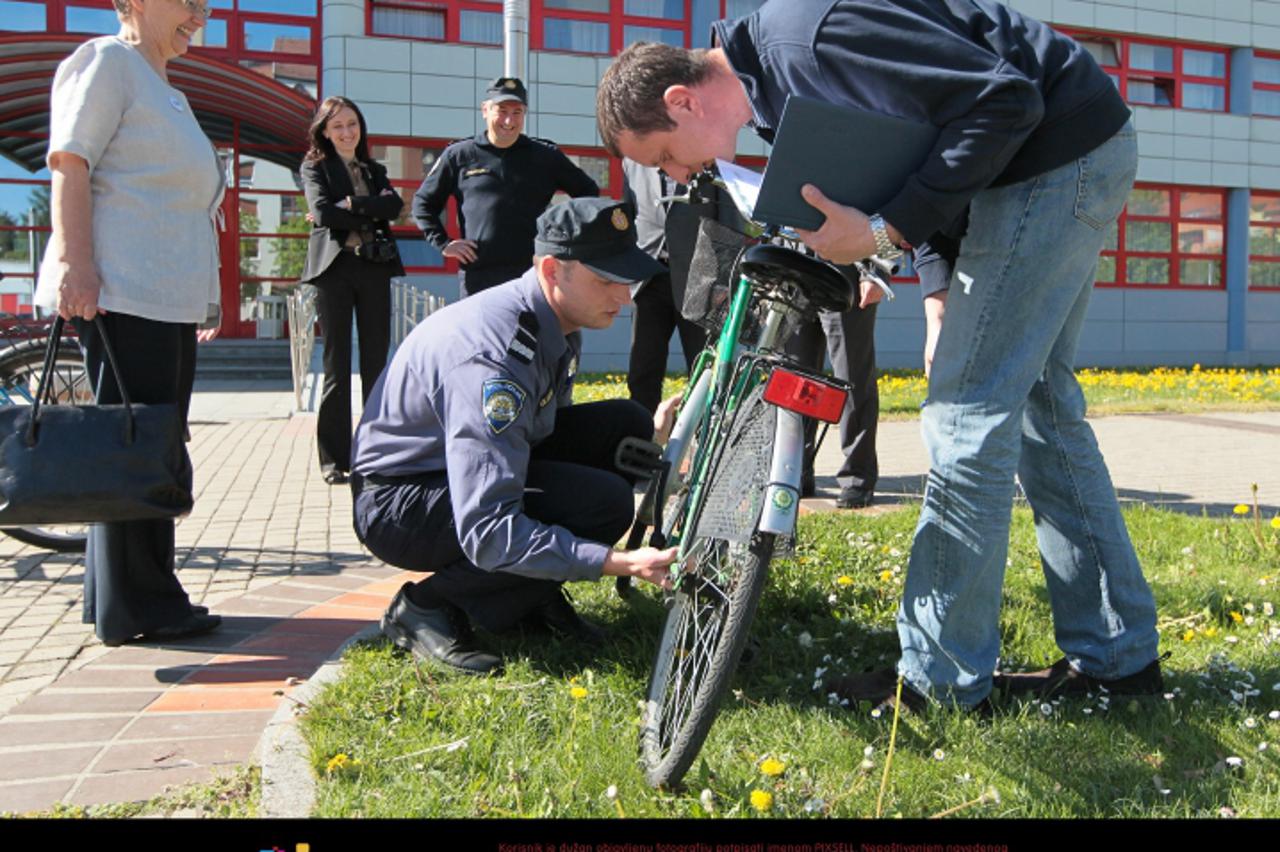 '27.04.2012. Koprivnica - Presica PU koprivnicko-krizevacke na kojoj je predstavljen projekt registracije bicikla koji su zajednicki osmislili MUP i gradska uprava s ciljem smanjenja broja ukradenih b