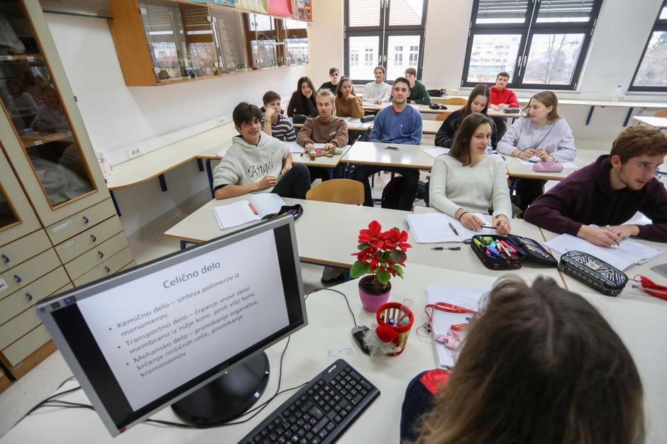 Proveli smo vrlo poučan dan sa srednjoškolcima u ljubljanskoj gimnaziji Vič
