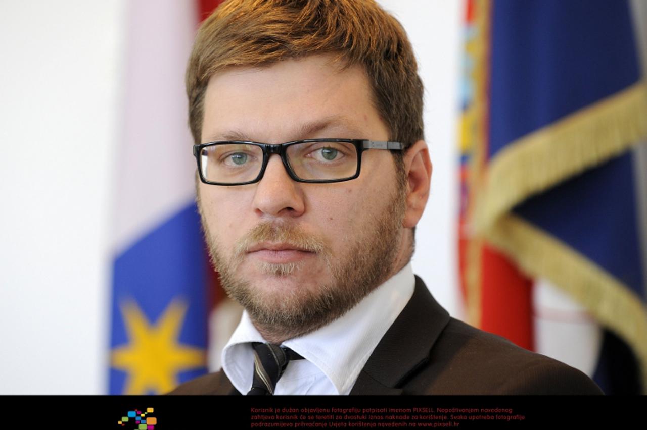 '11.11.2011., Cakovec - Tvrtka GDI Gisadata sudjelovala na europskom prvenstvu u izradi satelitskih aplikacija. Za nekoliko godina sjediste ce biti u Medjimurju a medjimurci ce proizvoditi aplikacije 