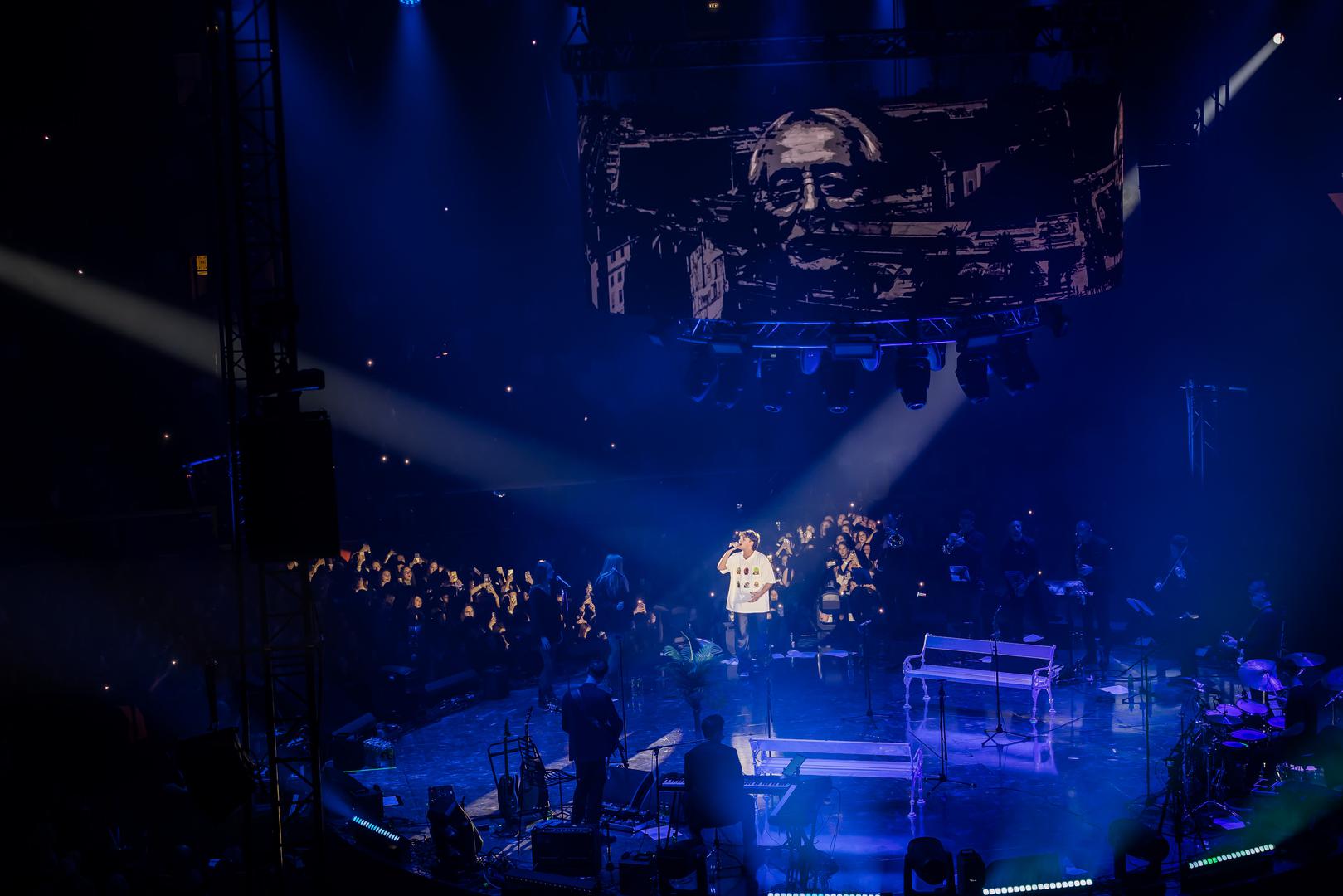 "Neka se mladi vesele, prepuste toj glazbi, neka jednostavno uživaju i pjevaju. Napunit će se izuzetno lijepim i dobrim emocijama. Mladi moji, konačno da ste dobili pravi uzor", poručili su simpatični umirovljenici.