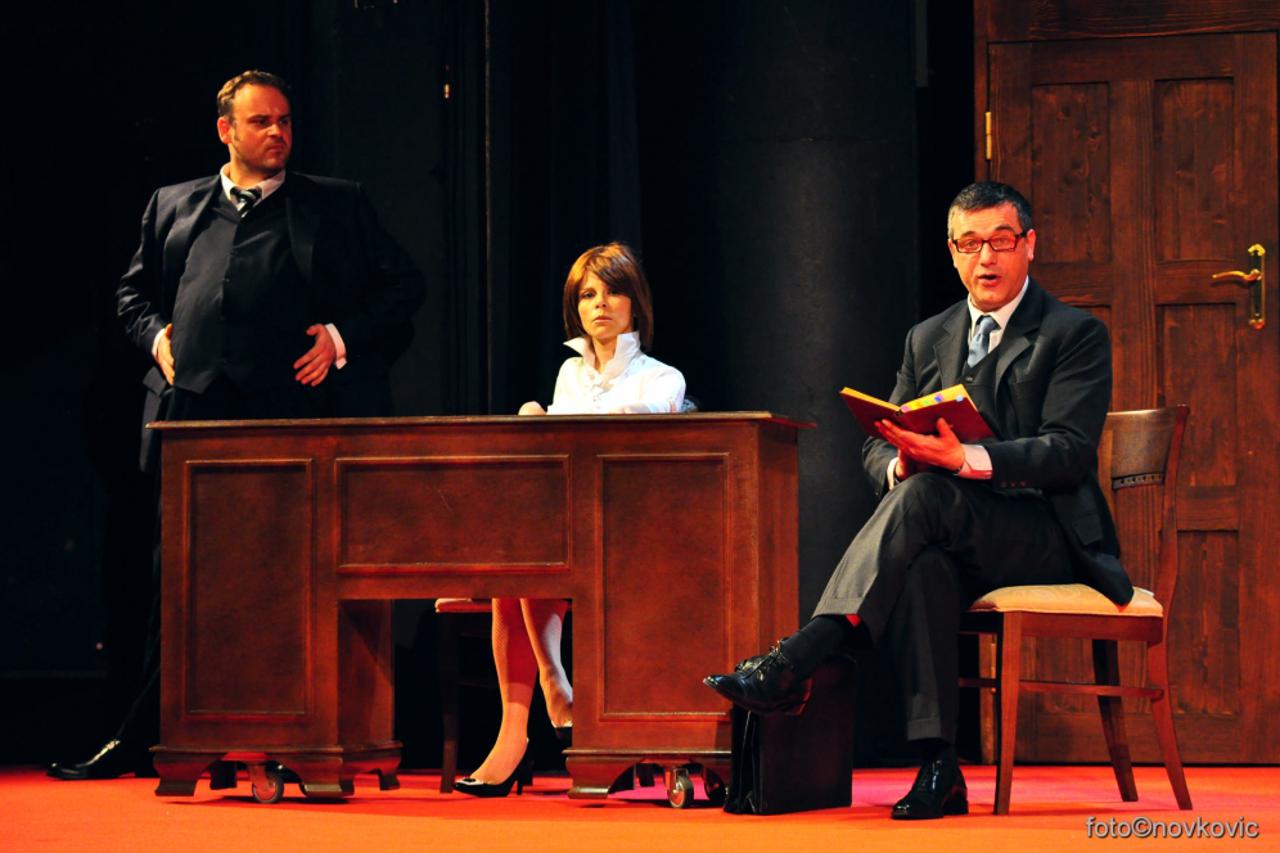 Da, ministre, premijera, Komedija 