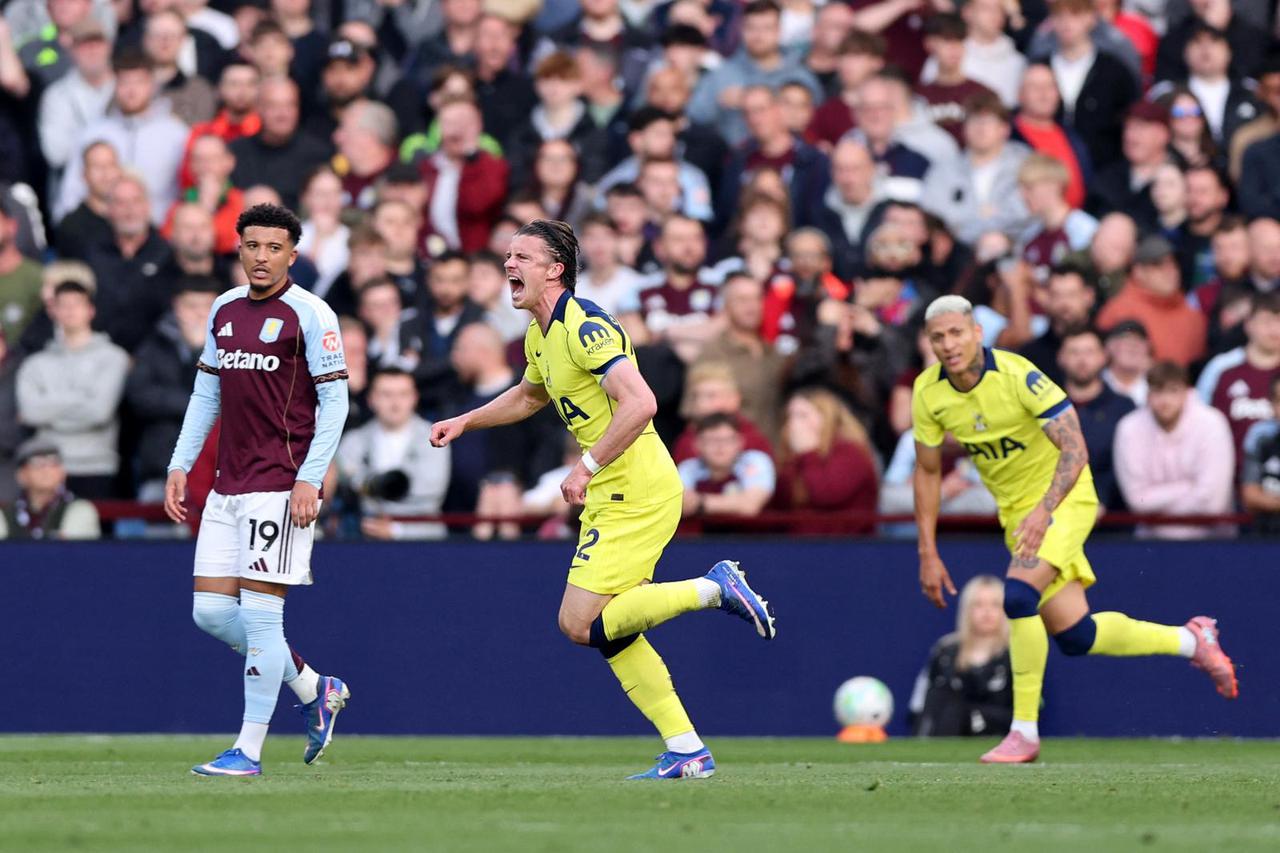 Premier League - Aston Villa v Tottenham Hotspur