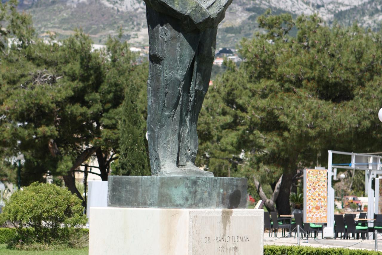 Makarska - Spomenici prvom hrvatskom predsjedniku  