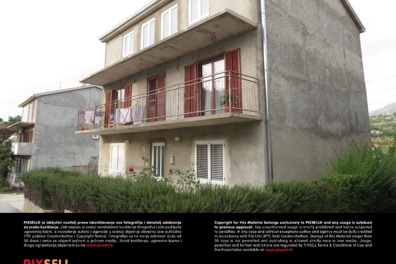 podstrana kuća (1)