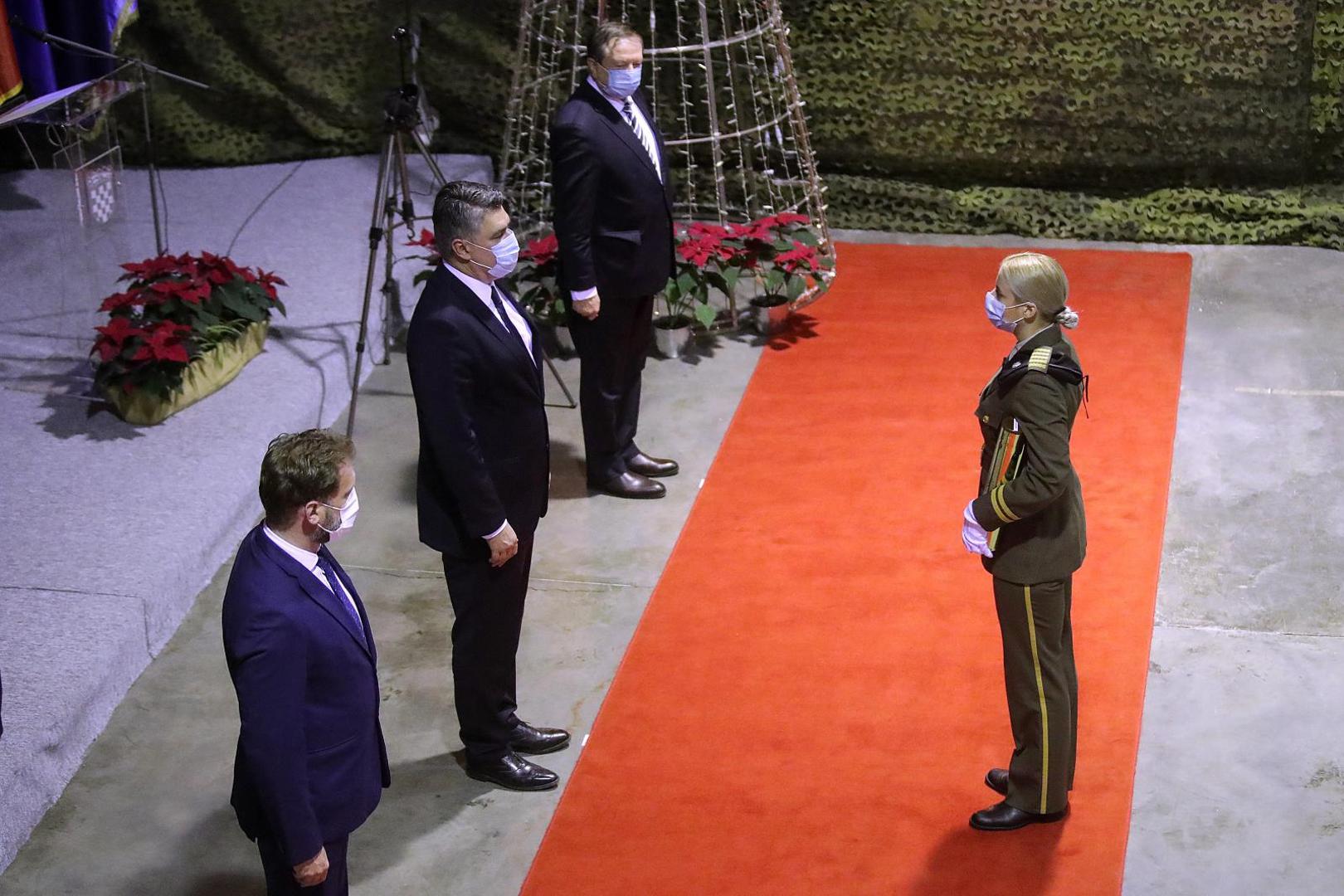 21.12.2020., Zagreb - Predsjednik Republike i vrhovni zapovjednik Oruzanih snaga Republike Hrvatske Zoran Milanovic, uz ministra obrane Maria Banozica i nacelnika Glavnog stozera Oruzanih snaga RH admirala Roberta Hranja sudjelovao je na obiljezavanju 29. obljetnice osnutka Hrvatskog vojnog ucilista Dr. Franjo Tudjman i svecanoj promociji polaznika preddiplomskih i diplomskih sveucilisnih studija Vojno inzenjerstvo i Vojno vodjenje i upravljanje, koja se odrzala u vojarni Petar Zrinski na Hrvatskom vojnom ucilistu Doktor Franjo Tudjman. Photo: Goran Stanzl/PIXSELL